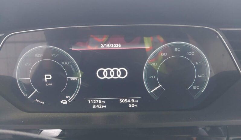 
								2024 Audi Q8 full									