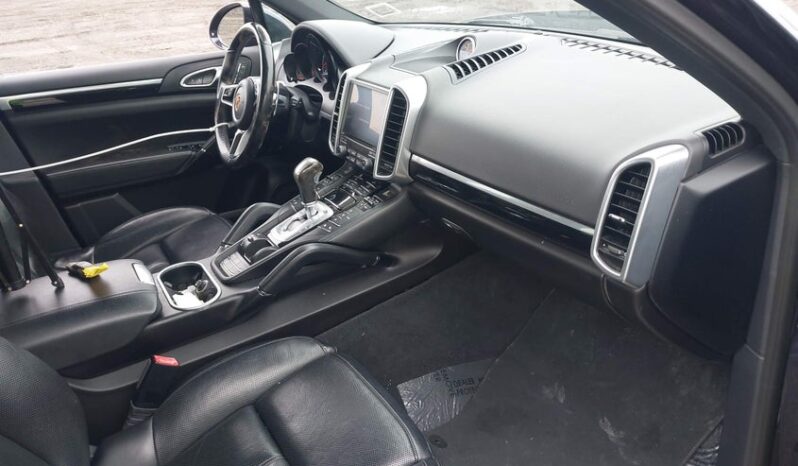 
								2017 Porsche Cayenne full									