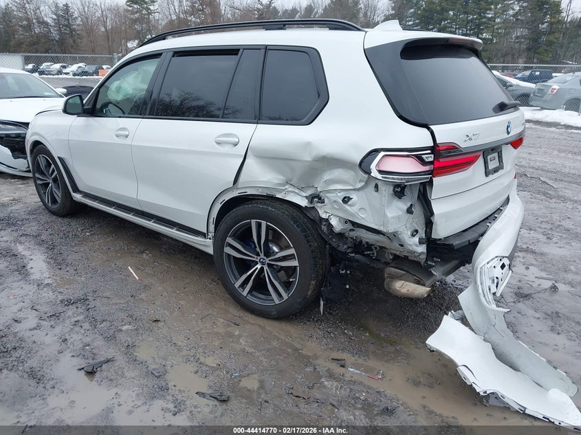 2022 BMW X7