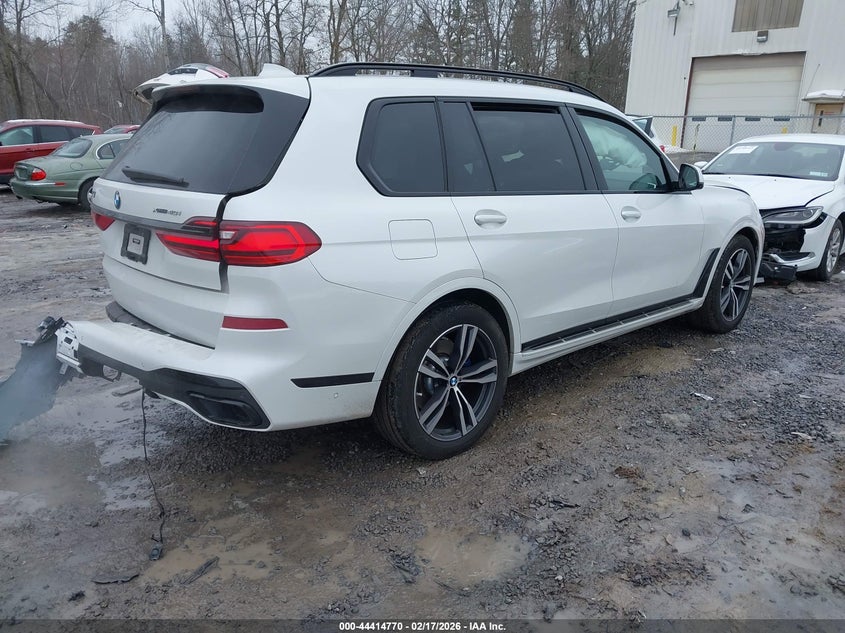 2022 BMW X7
