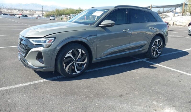 
								2024 Audi Q8 full									