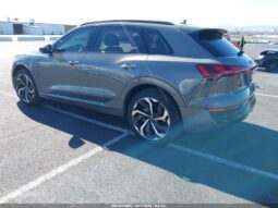 
										2024 Audi Q8 full									