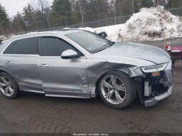 
										2022 Audi Q8 full									