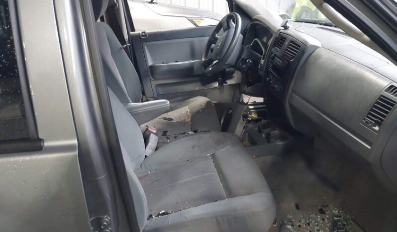 
								2005 Dodge Dakota full									