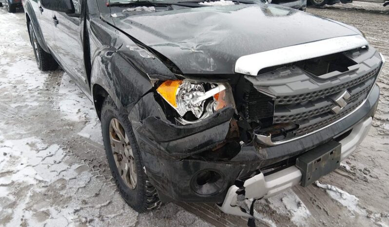 
								2012 Suzuki Equator full									