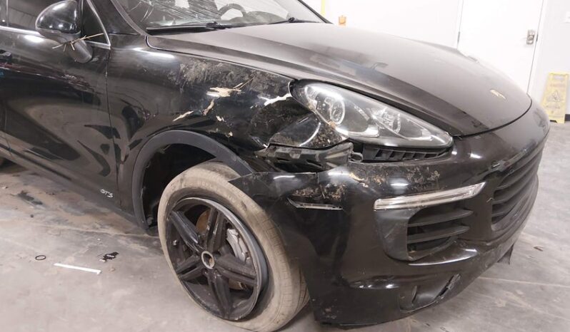 
								2017 Porsche Cayenne full									