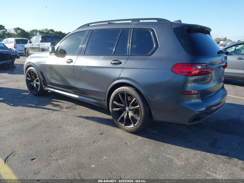 2021 BMW X7