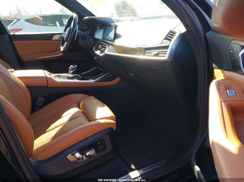 2021 BMW X7