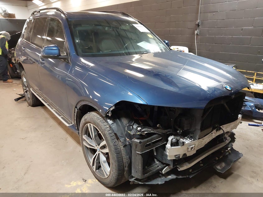 2021 BMW X7