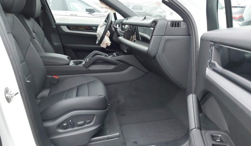 
								2024 Porsche Cayenne full									