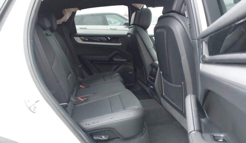 
								2024 Porsche Cayenne full									