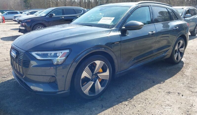 
								2022 Audi E-tron full									