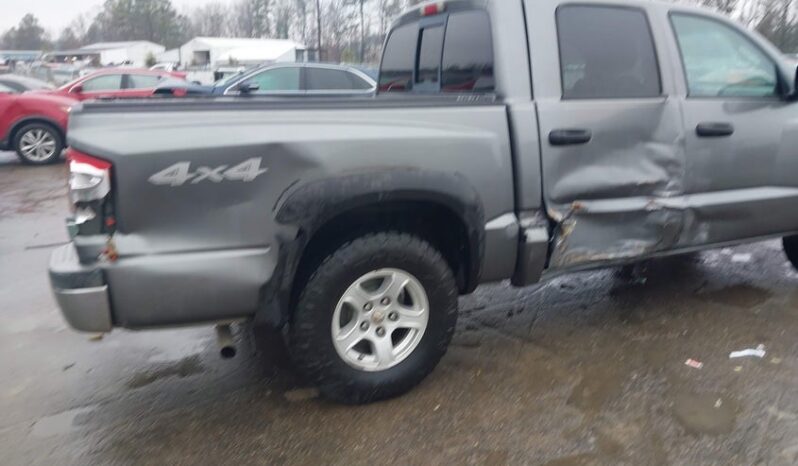 
								2005 Dodge Dakota full									