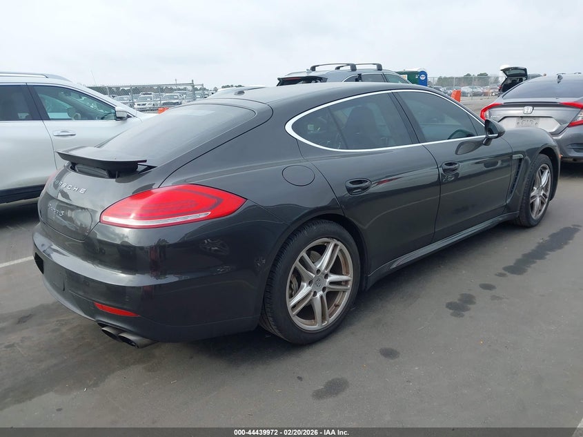 2016 Porsche Panamera
