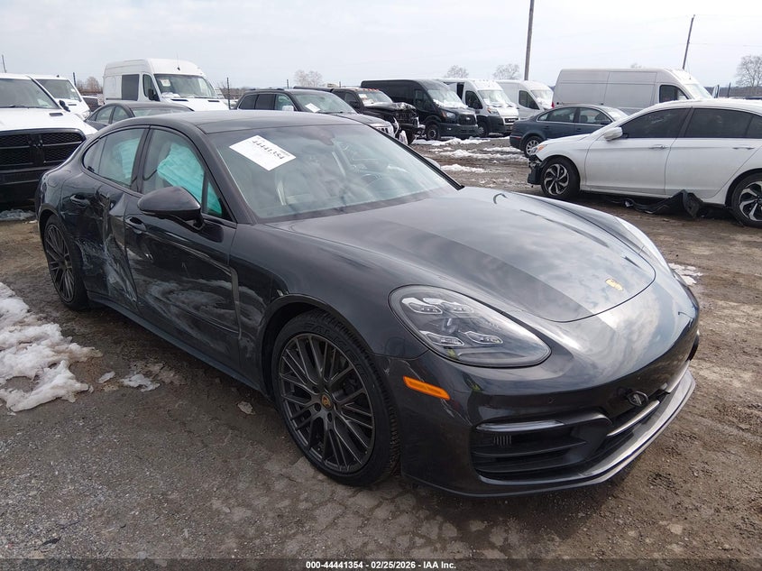 2022 Porsche Panamera