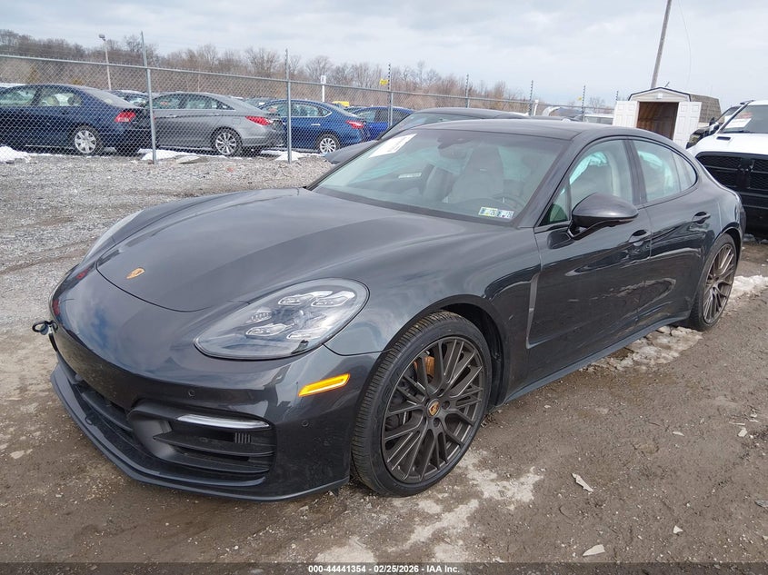 2022 Porsche Panamera