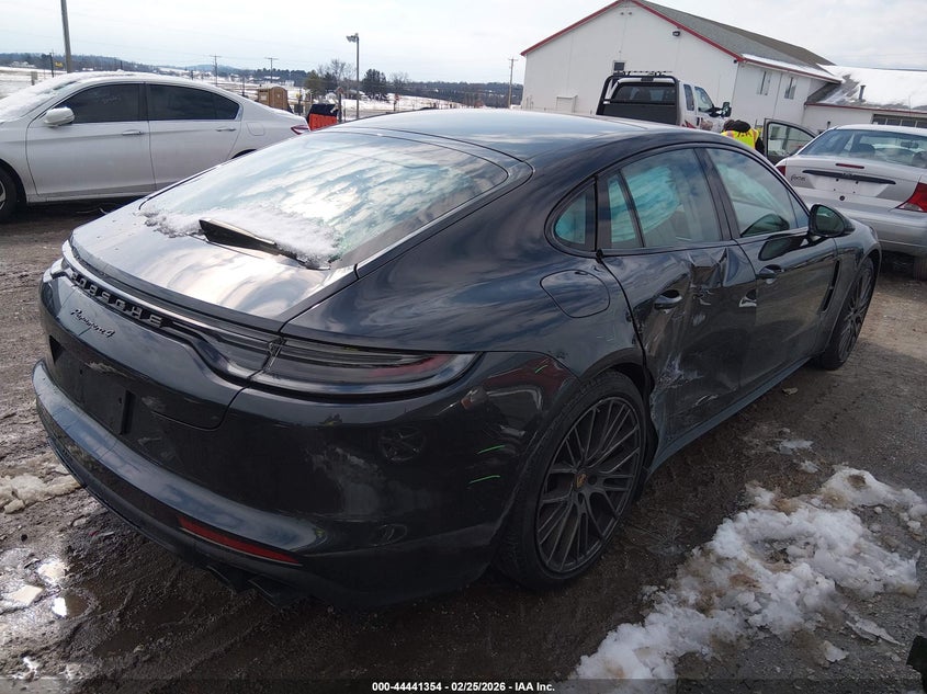 2022 Porsche Panamera