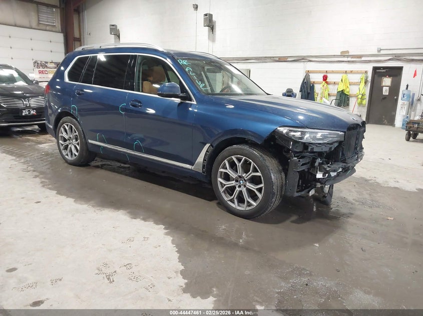 2022 BMW X7
