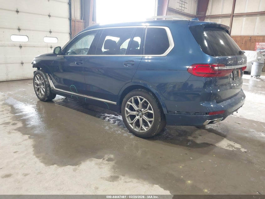 2022 BMW X7