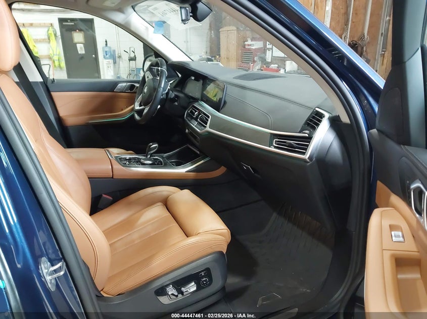 2022 BMW X7