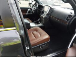 
										2017 Toyota Land cruiser full									