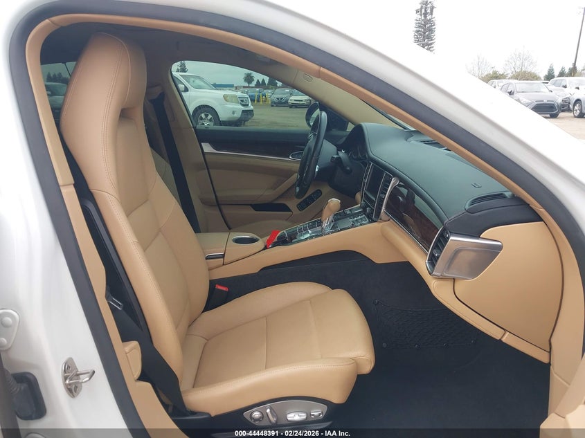 2016 Porsche Panamera