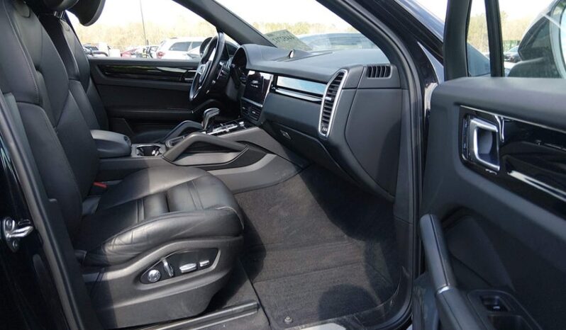 
								2020 Porsche Cayenne full									