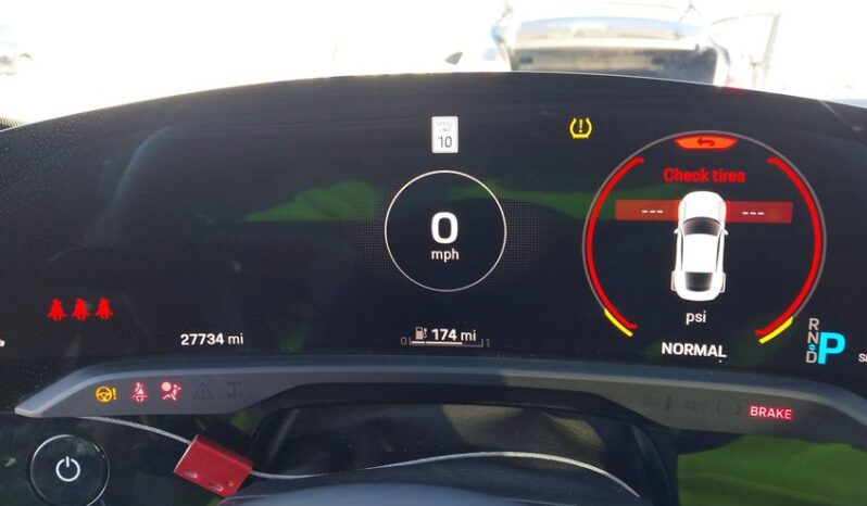 
								2024 Porsche Taycan full									