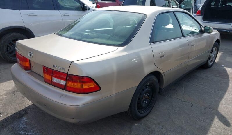 
								1997 Lexus Es 300 full									