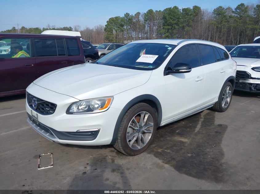 2018 Volvo V60 cross country