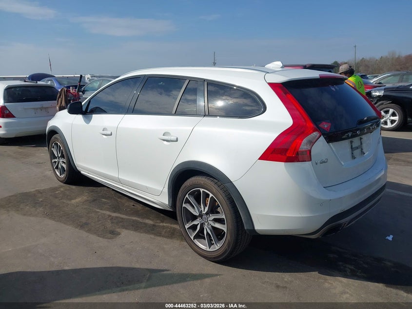 2018 Volvo V60 cross country