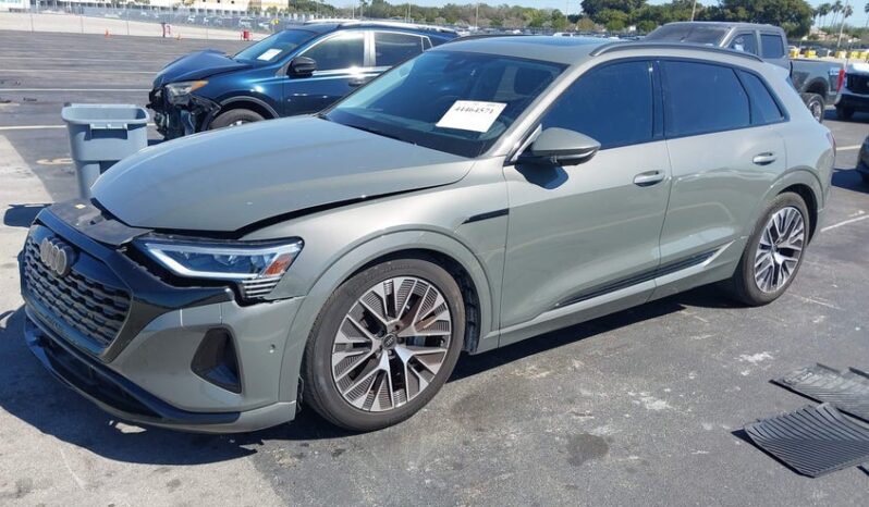 
								2024 Audi Q8 full									