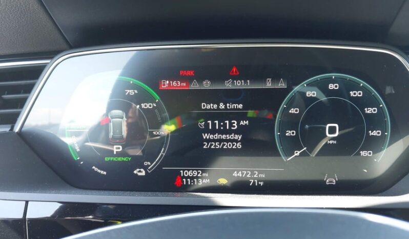 
								2024 Audi Q8 full									