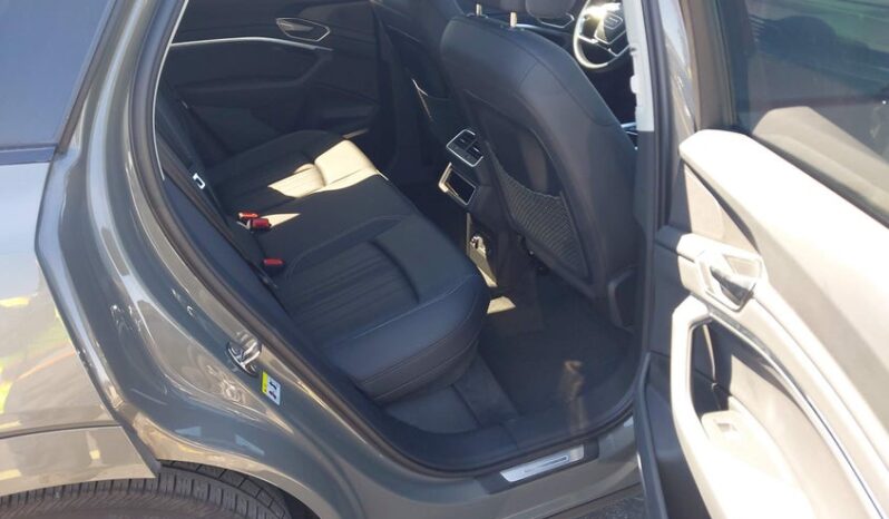 
								2024 Audi Q8 full									