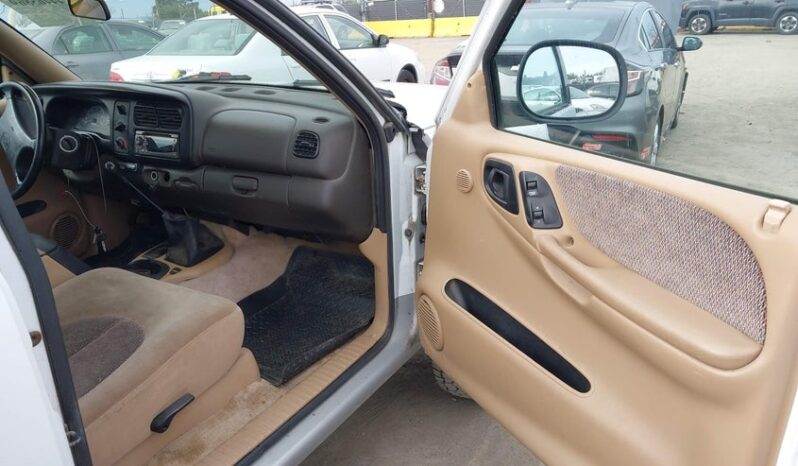 
								1997 Dodge Dakota full									