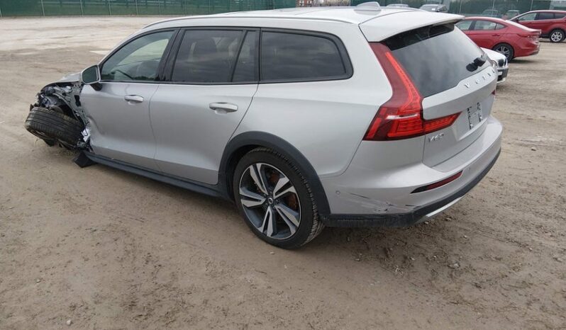 
								2025 Volvo V60 cross country full									