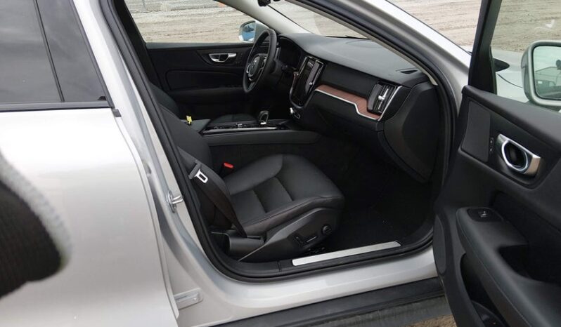 
								2025 Volvo V60 cross country full									