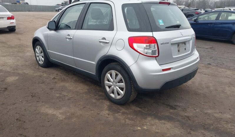 
								2011 Suzuki Sx4 full									