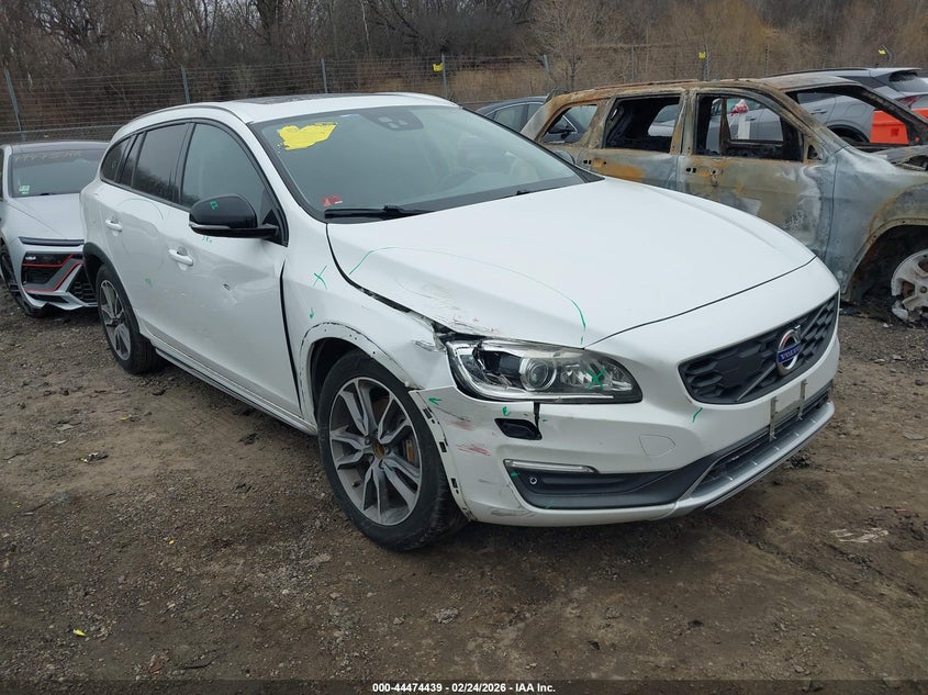 2015 Volvo V60 cross country