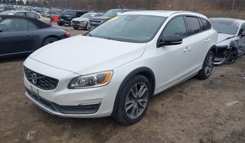 
								2015 Volvo V60 cross country full									