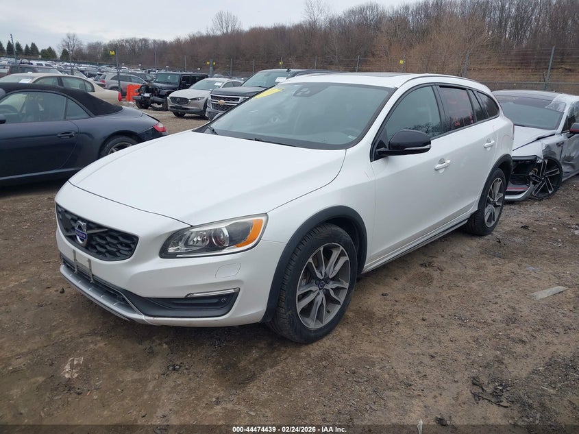 2015 Volvo V60 cross country
