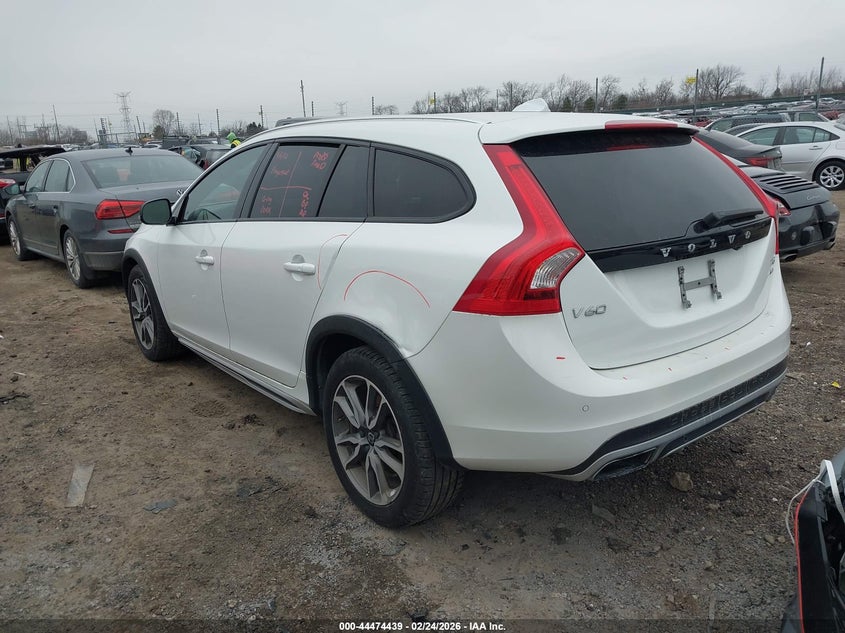2015 Volvo V60 cross country