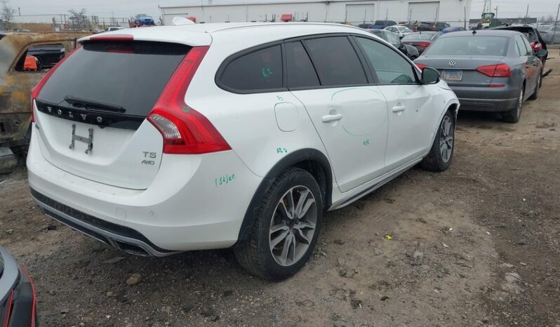 
								2015 Volvo V60 cross country full									