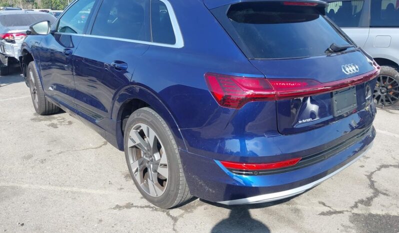 
								2022 Audi E-tron full									