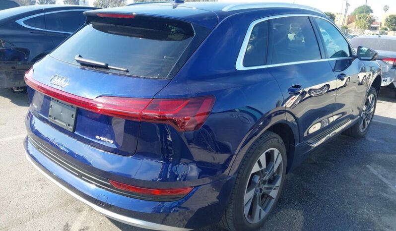 
								2022 Audi E-tron full									