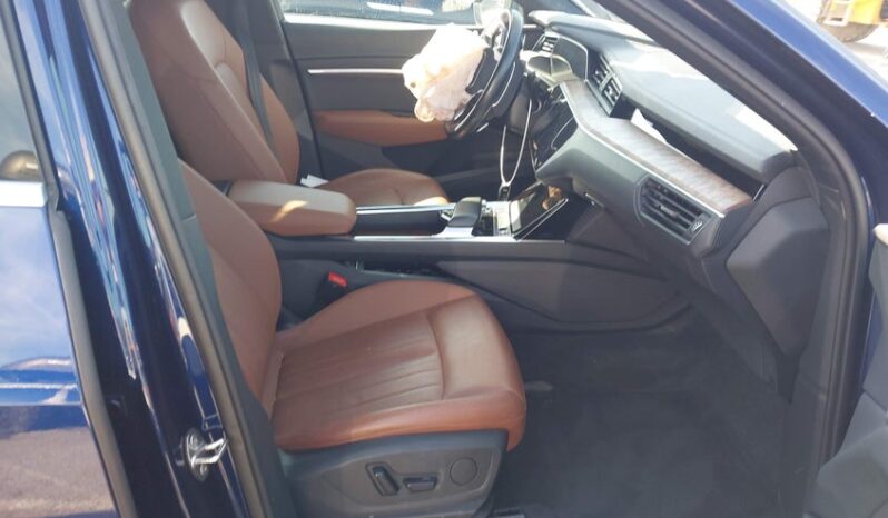 
								2022 Audi E-tron full									