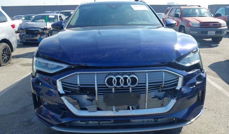 
								2022 Audi E-tron full									