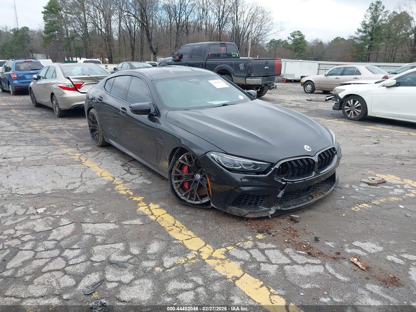 2023 BMW M8