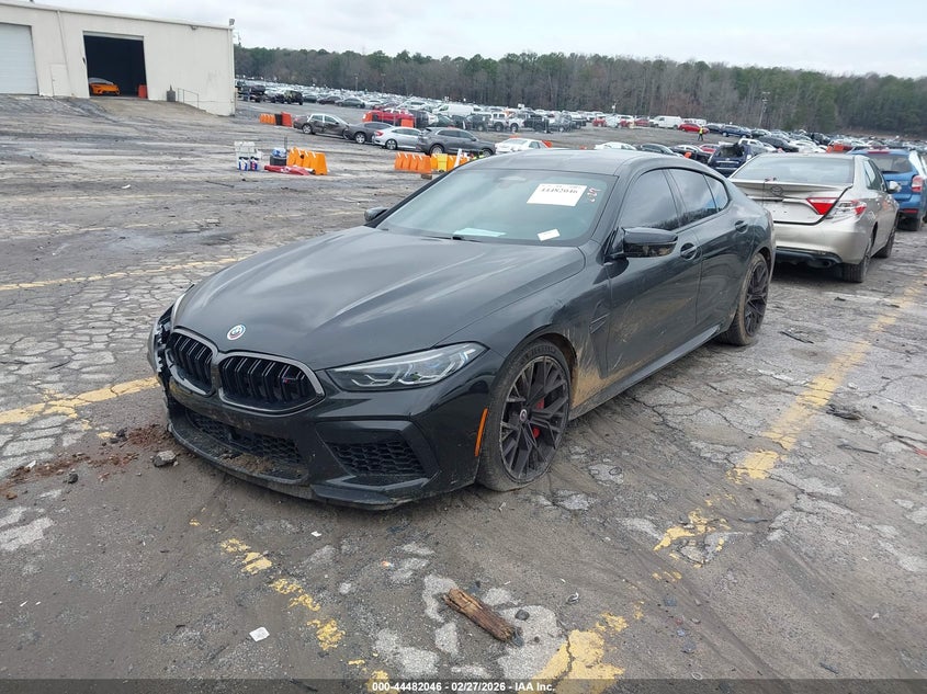 2023 BMW M8