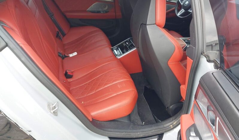 
								2023 BMW M8 full									